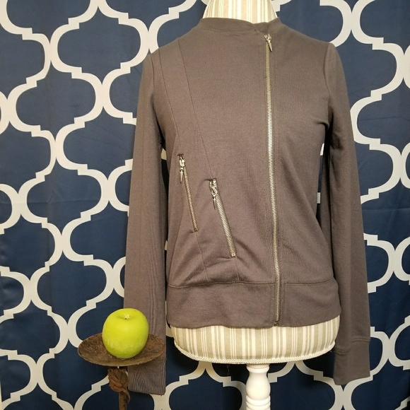 Rock & Republic Jackets & Blazers - 🌻🌺🌻ROCK & REPUBLIC NWOT MOTO JACKET!!